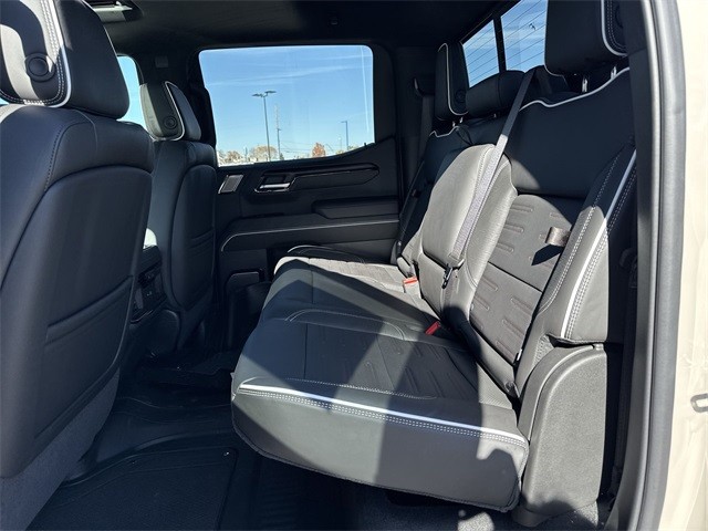 GMC Sierra 1500 Vehicle Full-screen Gallery Image 23