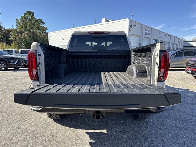 GMC Sierra 1500 Vehicle Full-screen Gallery Image 24