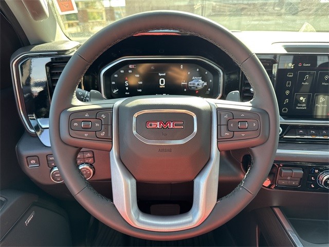 GMC Sierra 1500 Vehicle Full-screen Gallery Image 14