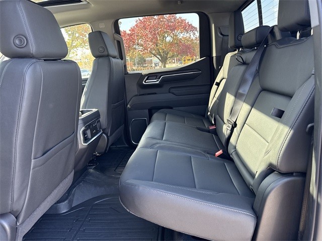 GMC Sierra 1500 Vehicle Full-screen Gallery Image 23