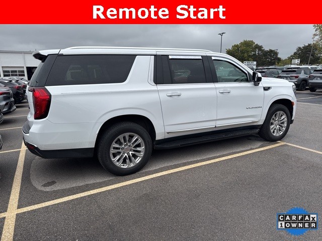 GMC Yukon XL Vehicle Full-screen Gallery Image 11