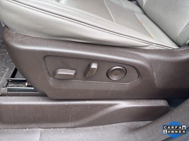 GMC Yukon XL Vehicle Full-screen Gallery Image 18