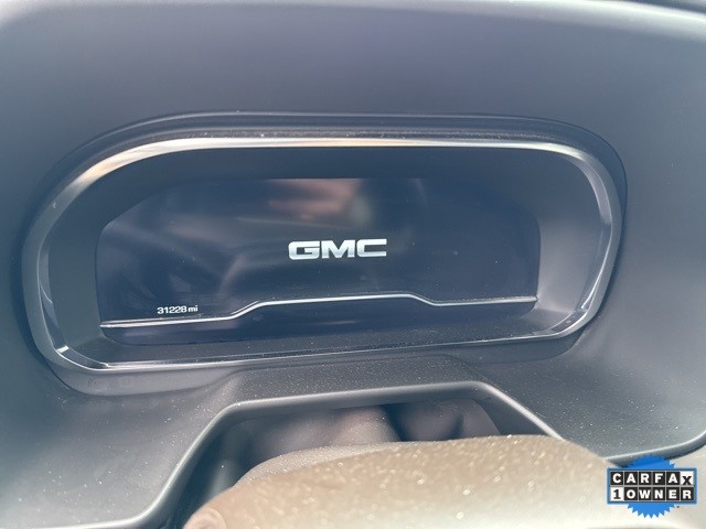 GMC Yukon XL Vehicle Full-screen Gallery Image 22