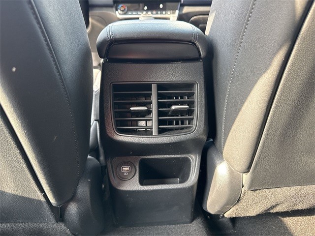 Kia Seltos Vehicle Full-screen Gallery Image 25