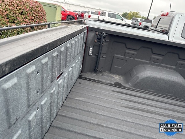 GMC Sierra 1500 Vehicle Full-screen Gallery Image 17