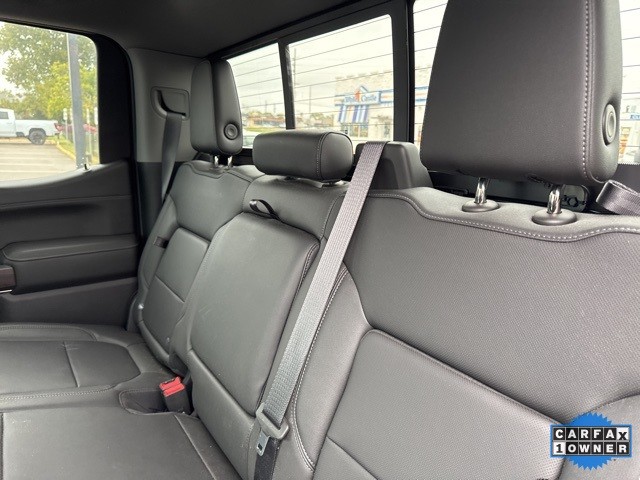 GMC Sierra 1500 Vehicle Full-screen Gallery Image 18