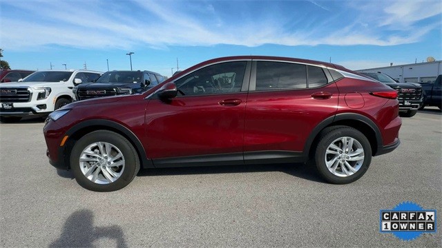 Buick Envista Vehicle Full-screen Gallery Image 05