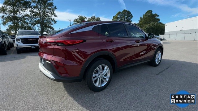 Buick Envista Vehicle Full-screen Gallery Image 08