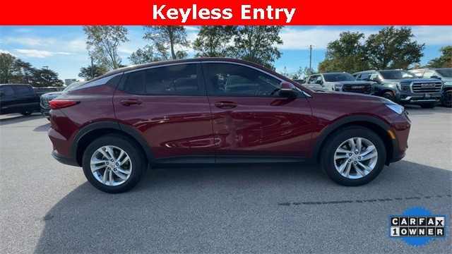 Buick Envista Vehicle Full-screen Gallery Image 09