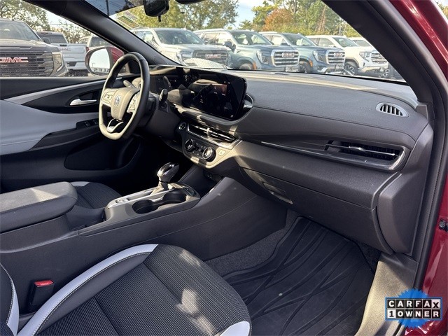 Buick Envista Vehicle Full-screen Gallery Image 28