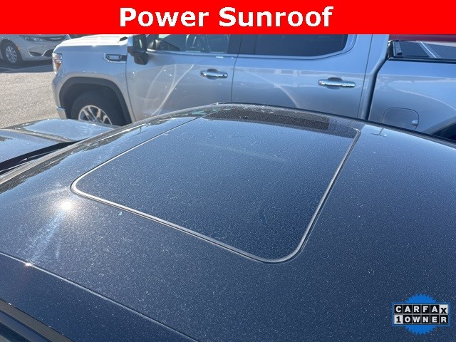 Chevrolet Camaro Vehicle Full-screen Gallery Image 03