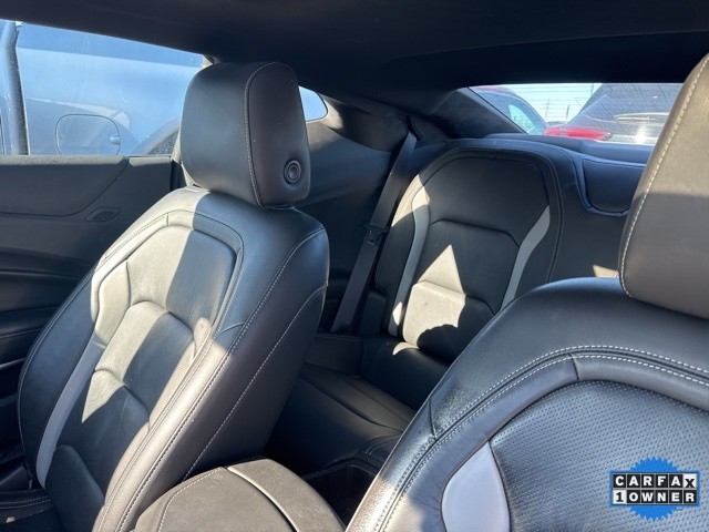 Chevrolet Camaro Vehicle Full-screen Gallery Image 11