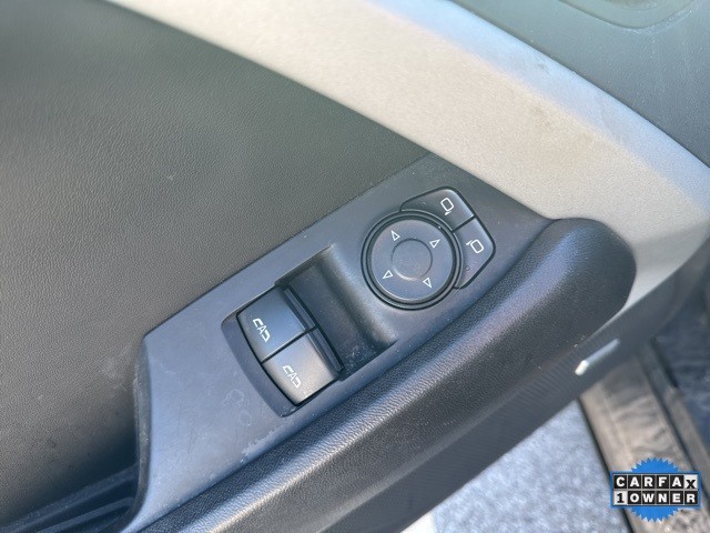 Chevrolet Camaro Vehicle Full-screen Gallery Image 13