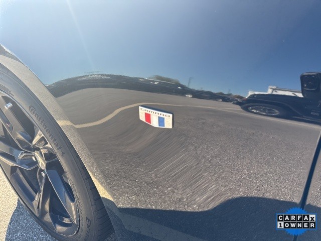 Chevrolet Camaro Vehicle Full-screen Gallery Image 15