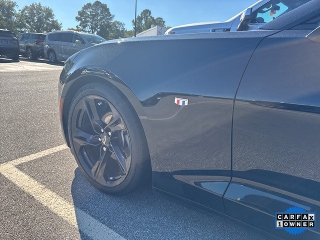Chevrolet Camaro Vehicle Full-screen Gallery Image 17