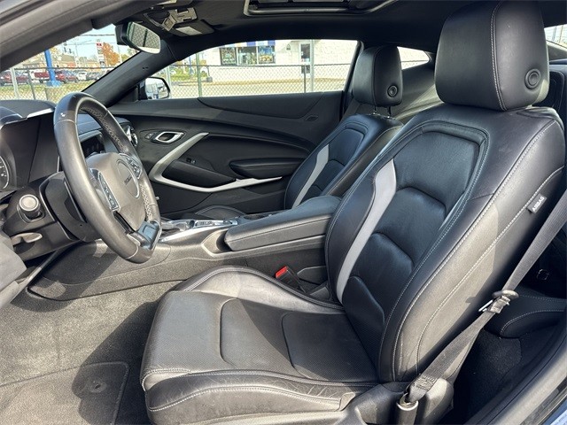 Chevrolet Camaro Vehicle Full-screen Gallery Image 19