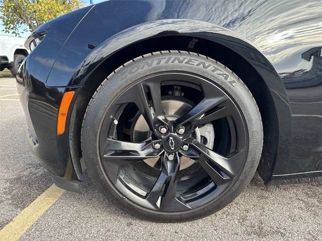 Chevrolet Camaro Vehicle Full-screen Gallery Image 32