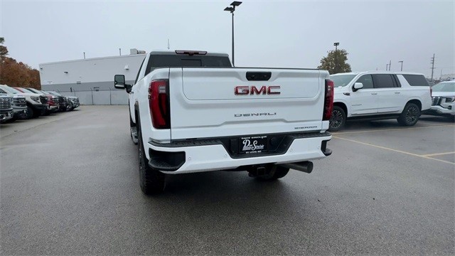 GMC Sierra 2500HD Vehicle Full-screen Gallery Image 07