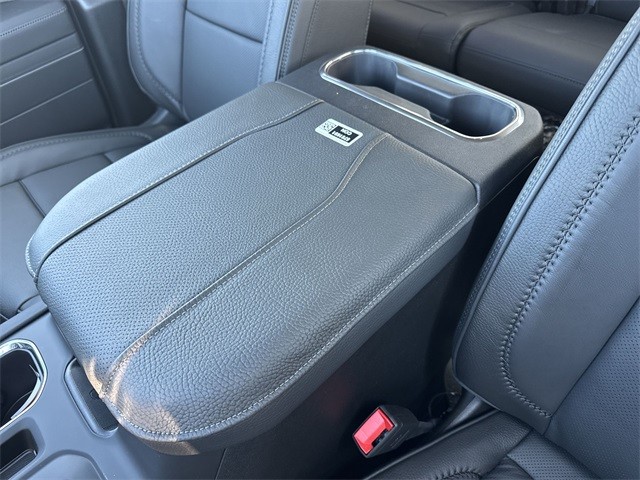 GMC Sierra 1500 Vehicle Full-screen Gallery Image 21