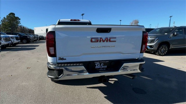 GMC Sierra 2500HD Vehicle Full-screen Gallery Image 07
