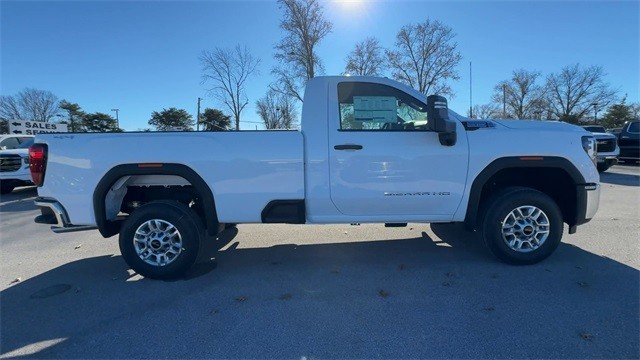 GMC Sierra 2500HD Vehicle Full-screen Gallery Image 09