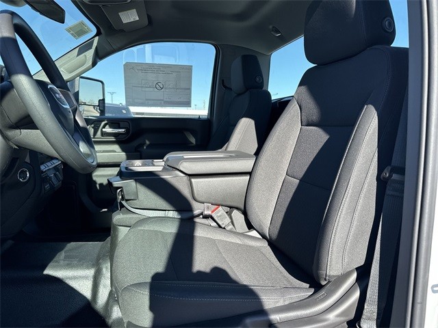 GMC Sierra 2500HD Vehicle Full-screen Gallery Image 11