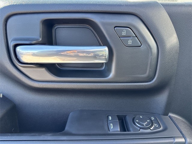 GMC Sierra 2500HD Vehicle Full-screen Gallery Image 13