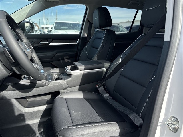 GMC Terrain Vehicle Full-screen Gallery Image 11