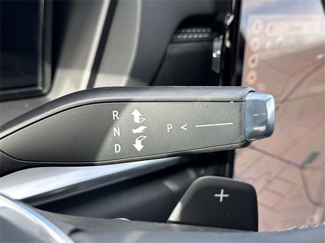 GMC Terrain Vehicle Full-screen Gallery Image 20