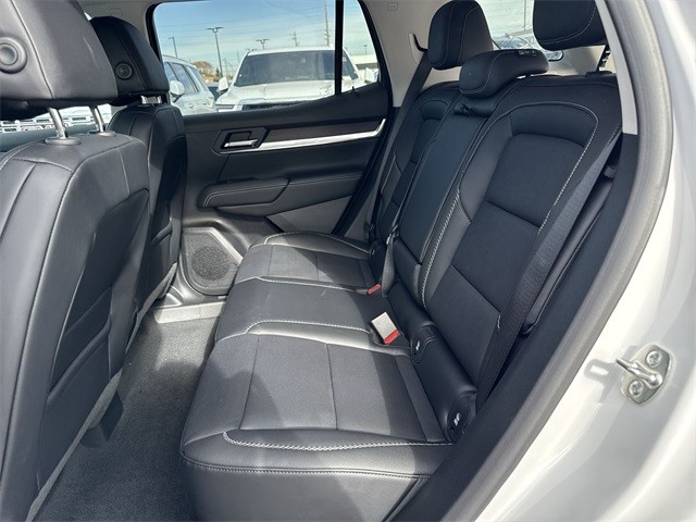 GMC Terrain Vehicle Full-screen Gallery Image 22