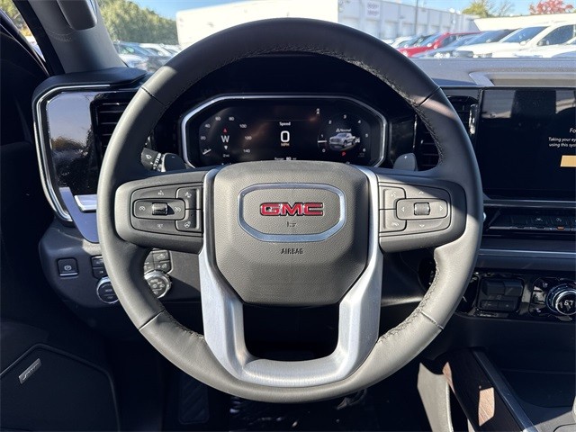 GMC Sierra 1500 Vehicle Full-screen Gallery Image 14