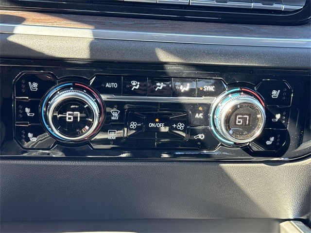 GMC Sierra 1500 Vehicle Full-screen Gallery Image 19