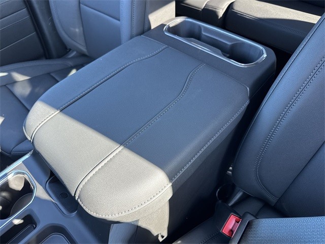 GMC Sierra 1500 Vehicle Full-screen Gallery Image 21