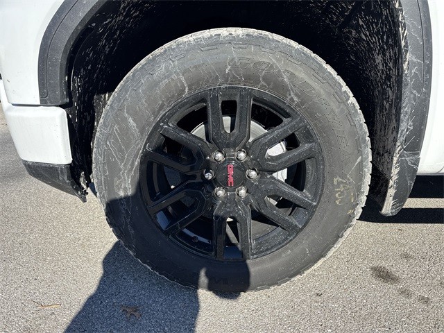 GMC Sierra 1500 Vehicle Full-screen Gallery Image 10