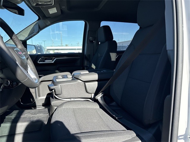 GMC Sierra 1500 Vehicle Full-screen Gallery Image 11