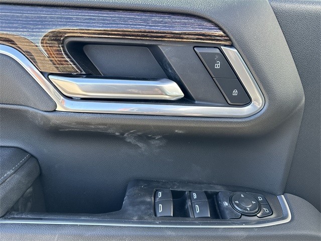 GMC Sierra 1500 Vehicle Full-screen Gallery Image 13