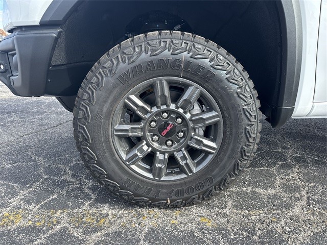 GMC Sierra 1500 Vehicle Full-screen Gallery Image 10