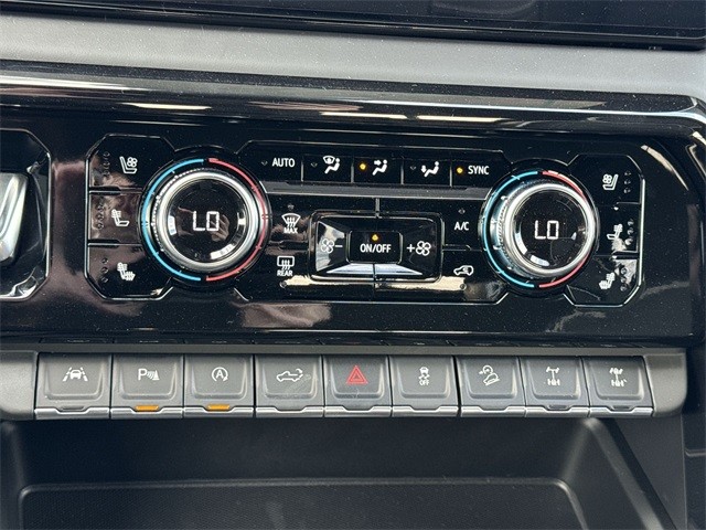 GMC Sierra 1500 Vehicle Full-screen Gallery Image 19