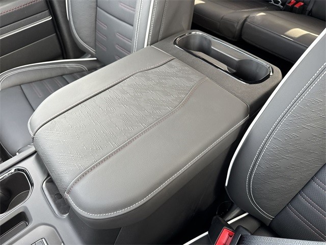 GMC Sierra 1500 Vehicle Full-screen Gallery Image 21