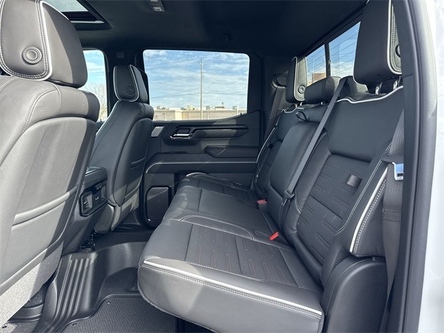 GMC Sierra 1500 Vehicle Full-screen Gallery Image 23