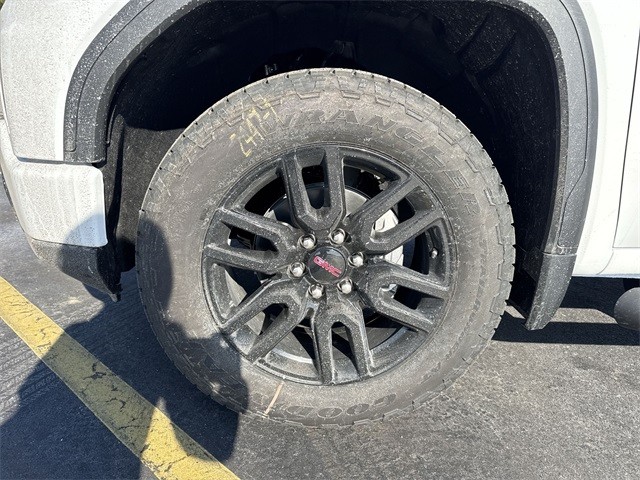 GMC Sierra 1500 Vehicle Full-screen Gallery Image 10