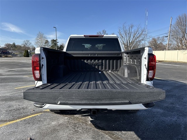 GMC Sierra 1500 Vehicle Full-screen Gallery Image 23