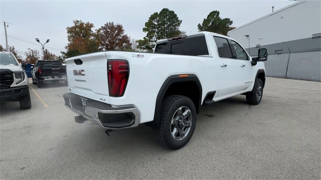 GMC Sierra 2500HD Vehicle Full-screen Gallery Image 08