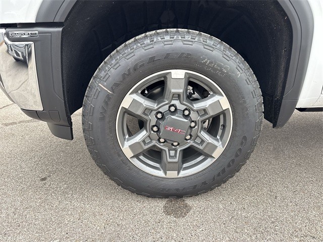 GMC Sierra 2500HD Vehicle Full-screen Gallery Image 10