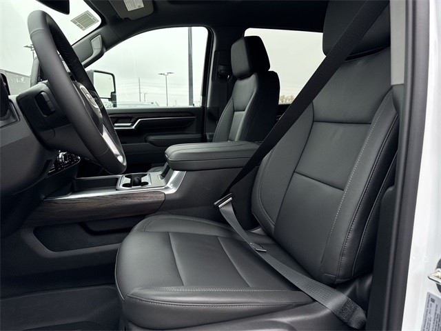 GMC Sierra 2500HD Vehicle Full-screen Gallery Image 11