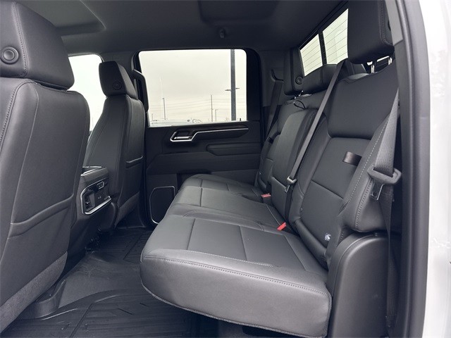 GMC Sierra 2500HD Vehicle Full-screen Gallery Image 22