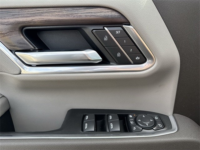 GMC Sierra 2500HD Vehicle Full-screen Gallery Image 13