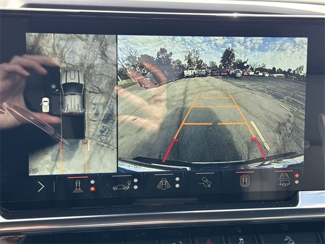 GMC Sierra 2500HD Vehicle Full-screen Gallery Image 17