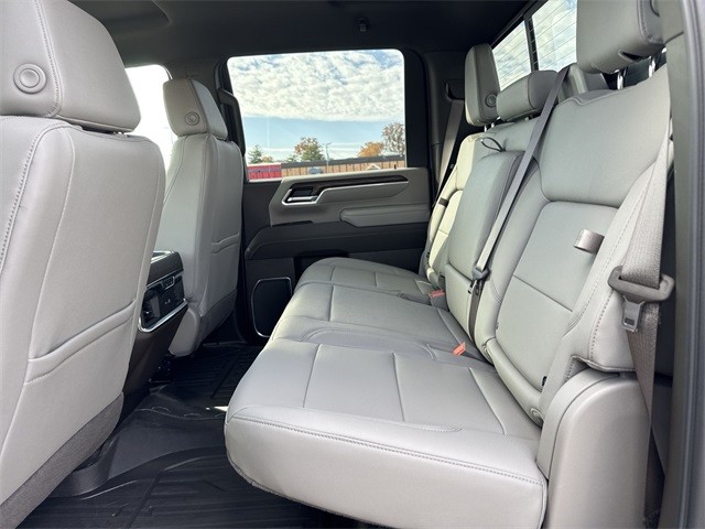 GMC Sierra 2500HD Vehicle Full-screen Gallery Image 22