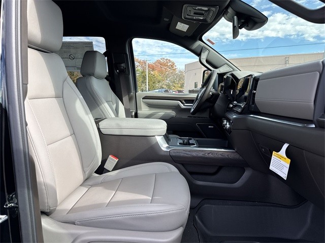 GMC Sierra 2500HD Vehicle Full-screen Gallery Image 24